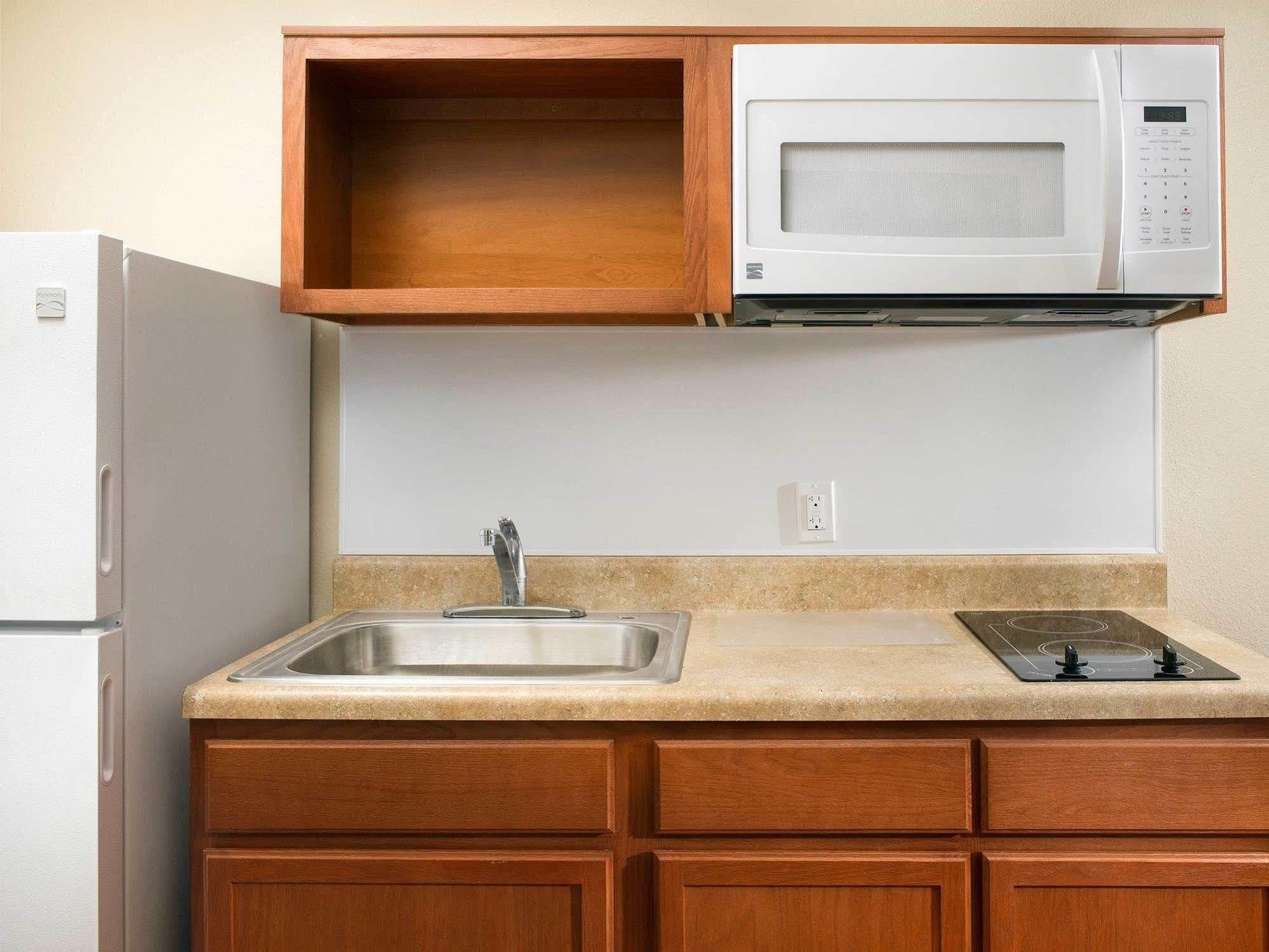 Woodspring Suites Akron Portage Lakes Exteriör bild
