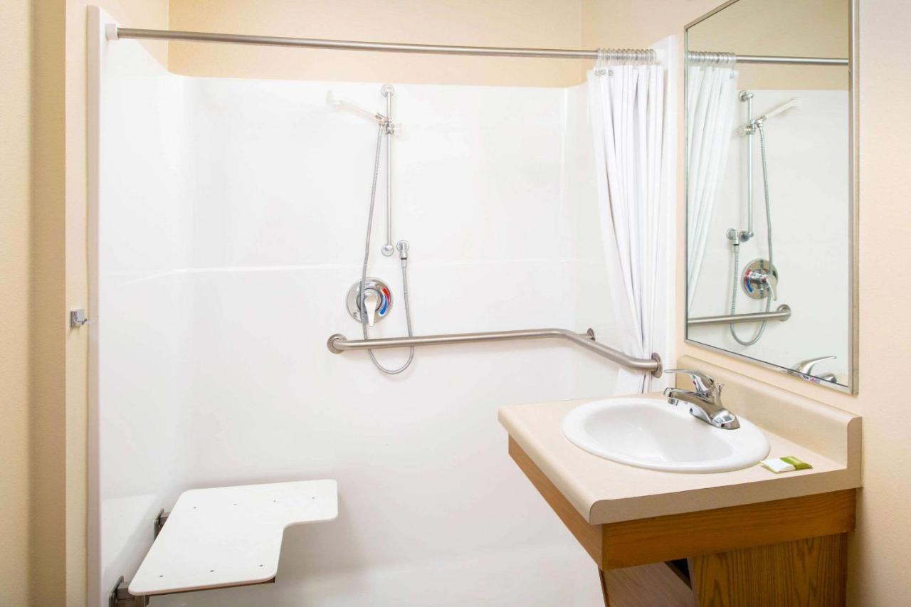 Woodspring Suites Akron Portage Lakes Exteriör bild